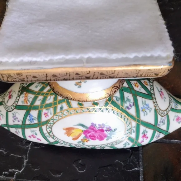 Vintage Floral Gold-Trimmed Footed Oblong Bowl - Picture 16 of 16